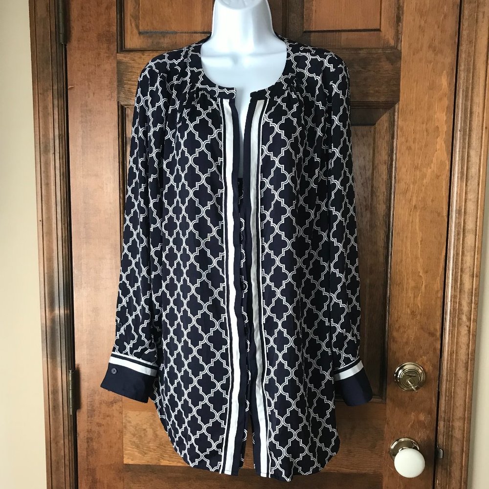 G.I.L.I. Navy Blue w/White Geometric Button-Down Blouse Size 22W